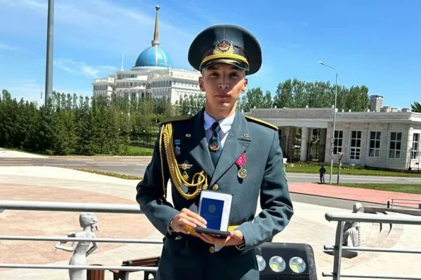 Воин Нацгвардии награжден государственной наградой в Акорде.